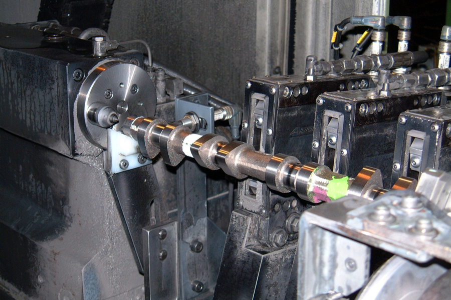 陶瓷CBN砂輪加工汽車(chē)凸輪軸.jpg